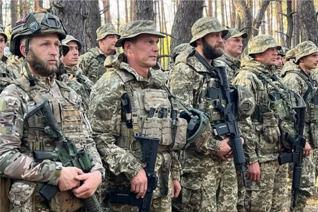 Бойцы «Скалы» на построении
