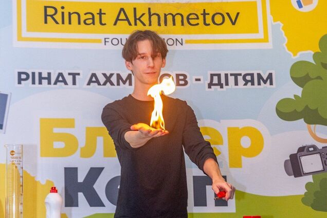 STEM для восстановления Украины: в 'Блогер Кемпи' Фонда Рината Ахметова дети изучают науку и разрабатывают собственные технологические решения