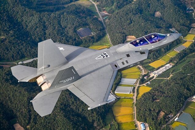 25 лет разработок: Южная Корея получила первый собственный истребитель KF-21