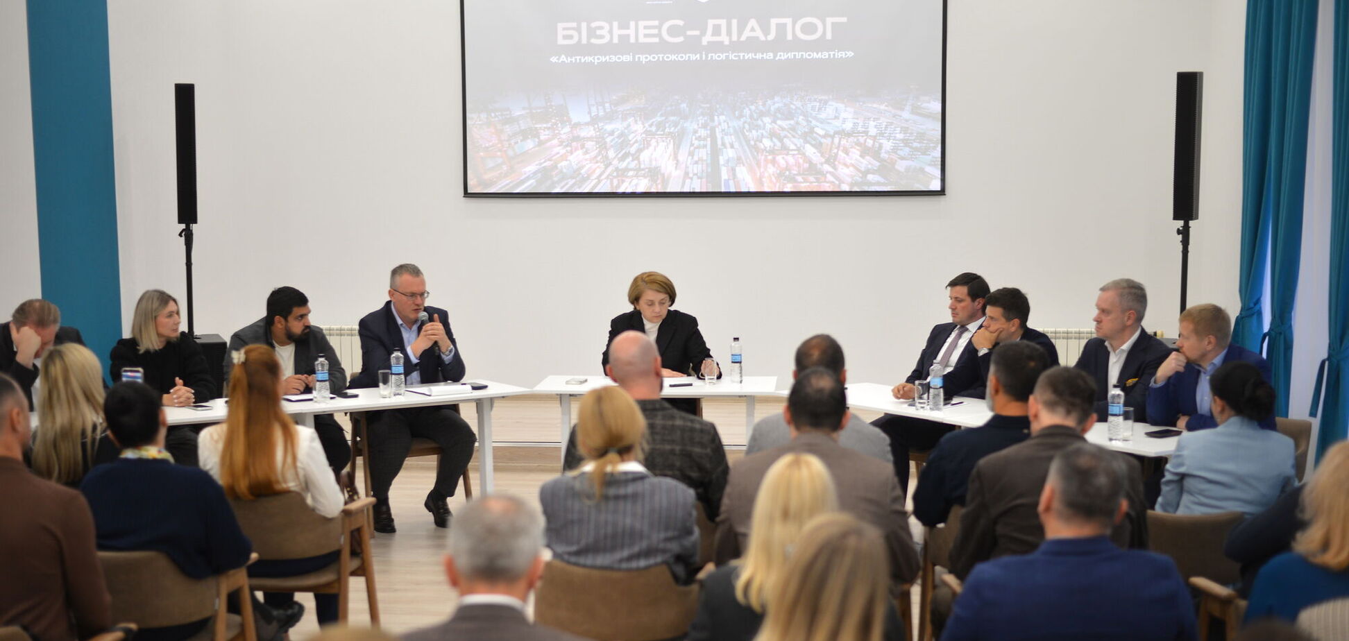 Украина может потерять до 10 млрд долларов экспортной выручки из-за сокращения экспорта, – Высоцкий