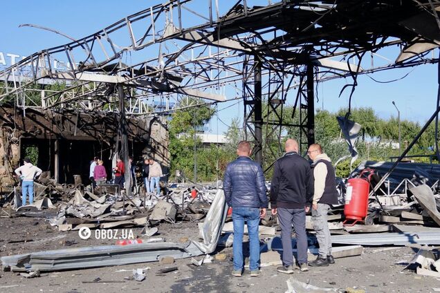 АЗС полностью сгорела: последствия атаки РФ на Киев в Голосеевском районе. Фото и видео