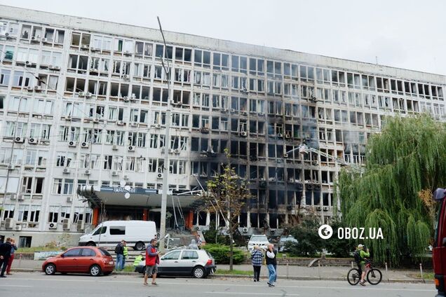 Повреждены бизнес-центр и университет, есть погибший: последствия атаки РФ в Соломенском районе Киева. Фото и видео