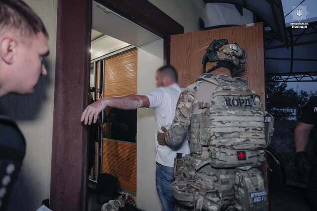 Обіцяли 'компенсації': в Україні викрили банду, яка ошукувала людей. Фото