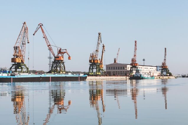 Блокада українських морських та дунайських портів загострилася влітку 2026 року через російські обстріли та обмеження логістики