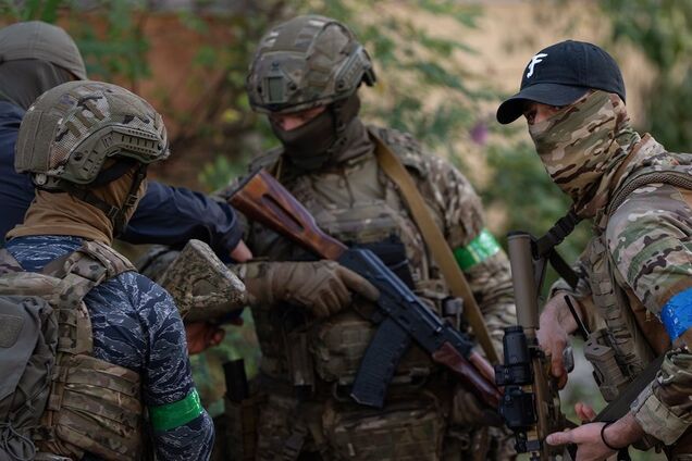Сотрудники ГУР в жилом массиве Березняки в Днепровском районе Киева, где 2 сентября 2026 года произошла перестрелка