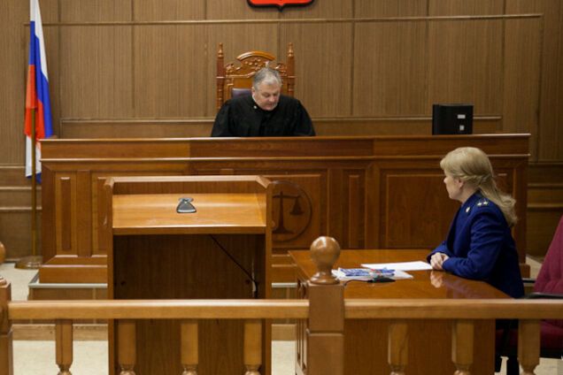 У Росії 15-річну школярку запроторили до колонії на 7 років: що вона зробила