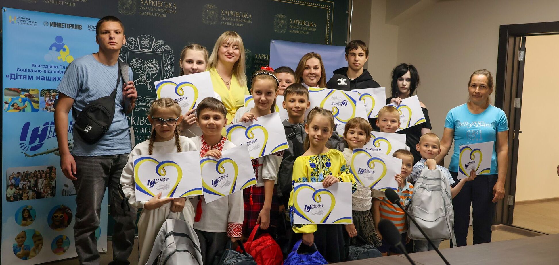 Подарункові сертифікати донькам і синам загиблих воїнів, які залишились без обох своїх батьків