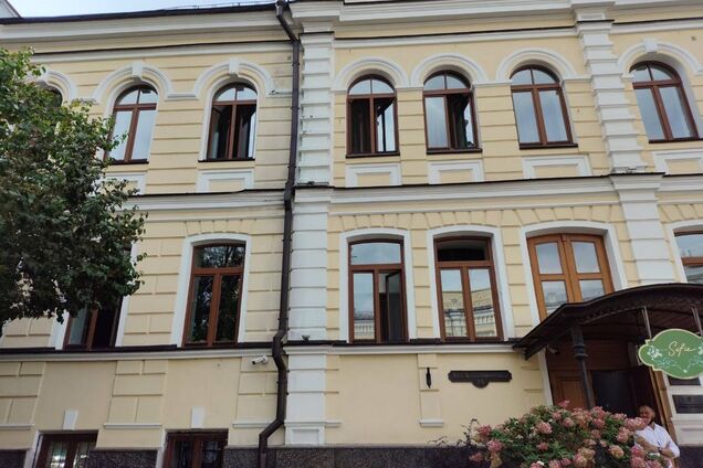 'Повибивало вікна': через російський удар пошкоджена будівля заповідника 'Софія Київська'