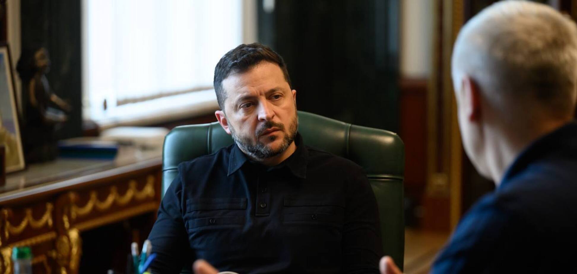 'Час оберемо так, щоб був результат': Зеленський обговорив з Покладом відповідь на удар РФ по будівлі СБУ