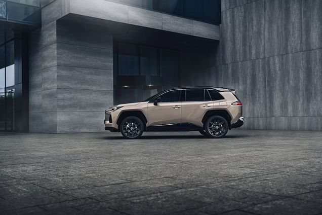 Украинцы массово покупают дорогие новые авто