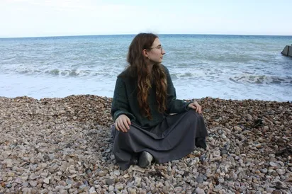 Учебник по украинскому языку заказала на Wildberries: история 18-летней крымчанки, сбежавшей из России в Киев