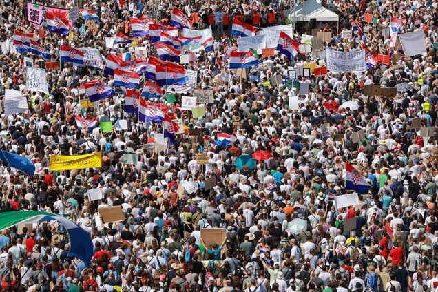 У Хорватії десятки тисяч людей вийшли на антиурядовий протест: що відомо про причину