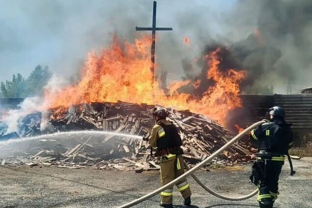 Враг продолжает террор: в результате удара по селу в Запорожской области ранены супруги
