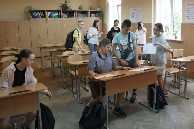 Українські школярі відстають з математики від однолітків із країн OECD на 1,5 року навчання: дані PISA 2025