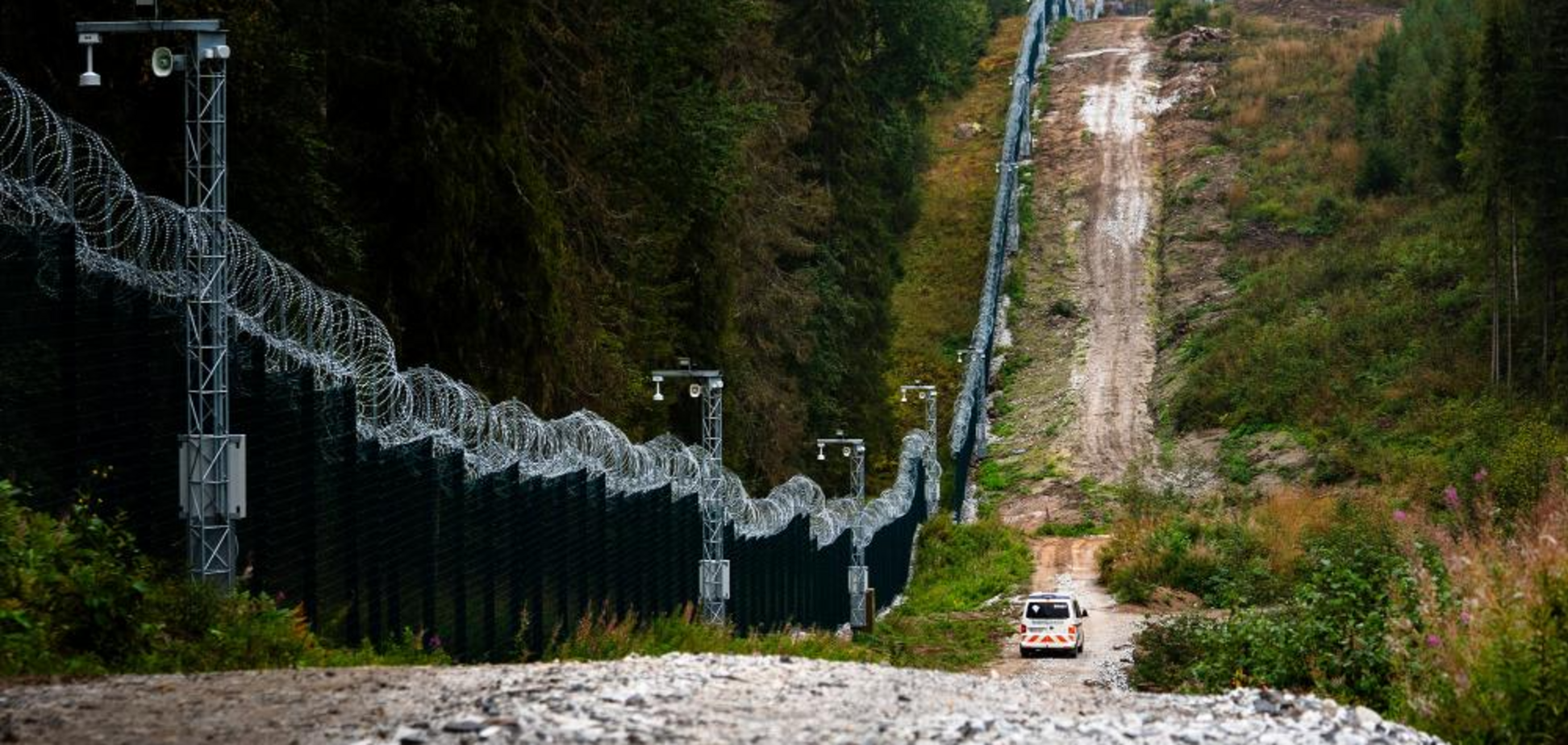 Фінляндія завершила будівництво 200-кілометровий бар'єру на кордоні з Росією вартістю €356 млн: як він виглядає. Фото