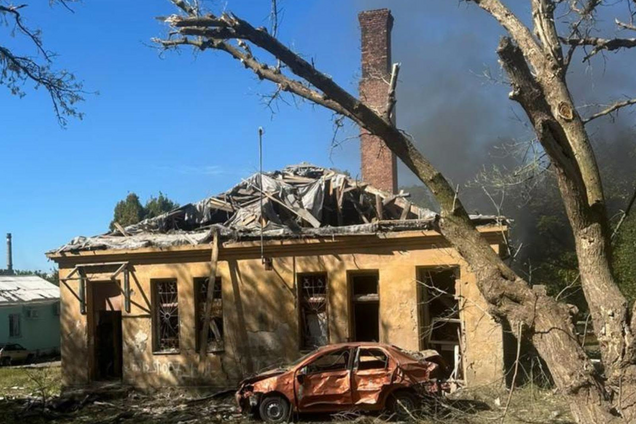 Окупанти скинули авіабомби на Краматорськ: пошкоджено десятки будинків, є постраждалі. Фото