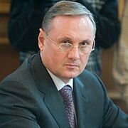 Александр Ефремов