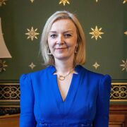 Элизабет Трасс